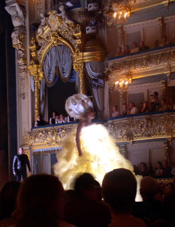 Mariinsky Theatre,  "Il viaggio a Rheims" by Rossini  (136K)