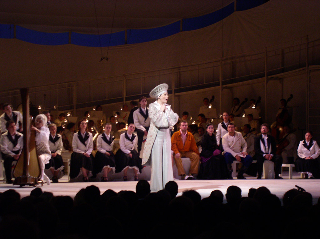 Mariinsky Theatre,  "Il viaggio a Rheims" by Rossini  (165K)